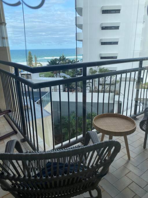 Fabulous Sea Views In The Heart Of Surfers Apartman Gold Coast Kültér fotó