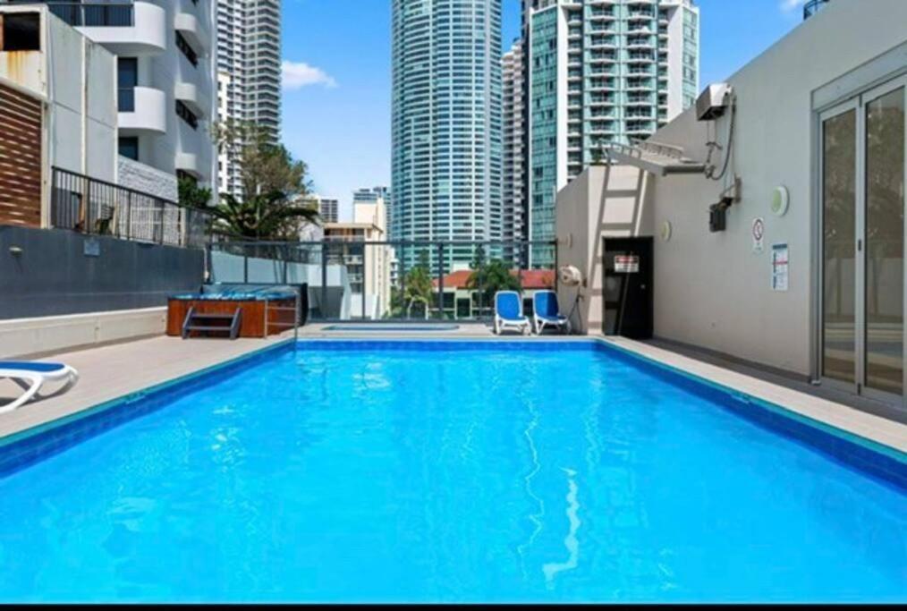 Fabulous Sea Views In The Heart Of Surfers Apartman Gold Coast Kültér fotó